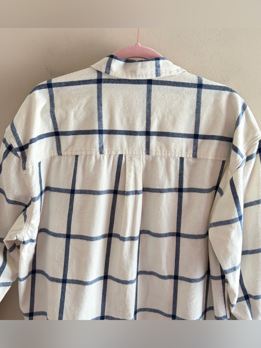 UNIVERSAL THREAD Oversized Flannel Long-Sleeve Button-Down, White Plaid, Large - Picture 8 of 11